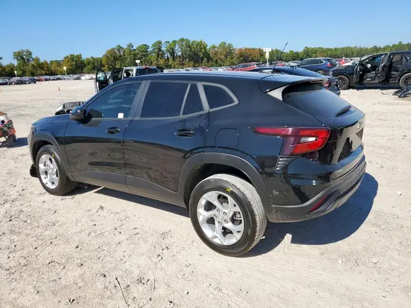 KL77LFEP4SC003044 2025 CHEVROLET TRAX - Image 2