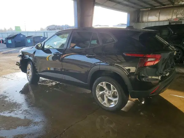 KL77LFEP4SC034181 2025 CHEVROLET TRAX - Image 2