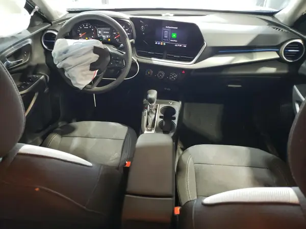 KL77LFEP4SC034519 2025 CHEVROLET TRAX - Image 8
