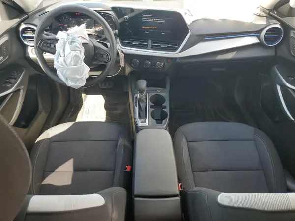 KL77LFEP4SC039039 2025 CHEVROLET TRAX - Image 8