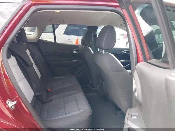 KL77LFEP4SC056245 2025 CHEVROLET TRAX - Image 8