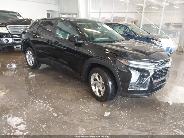 KL77LFEP4SC058562 2025 CHEVROLET TRAX - Image 1