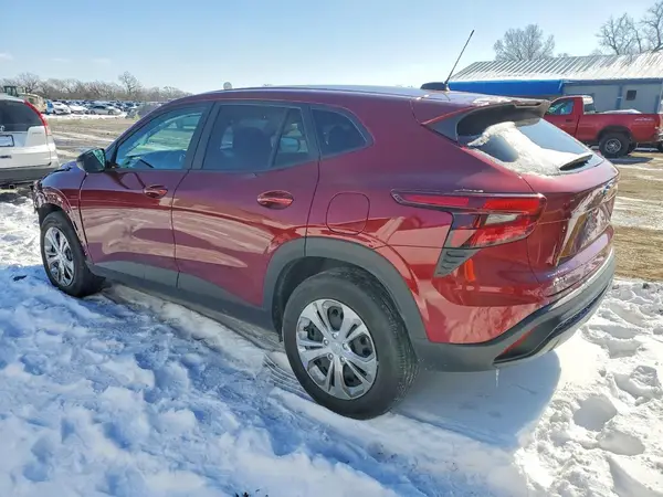 KL77LFEP4SC152750 2025 CHEVROLET TRAX - Image 2