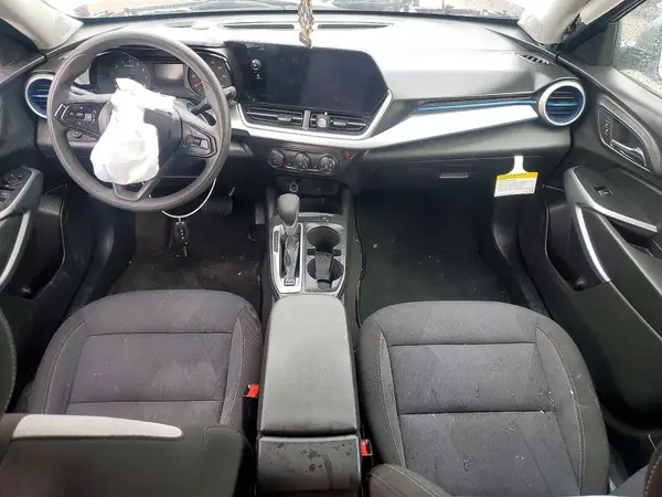 KL77LFEP4SC160556 2025 CHEVROLET TRAX - Image 8