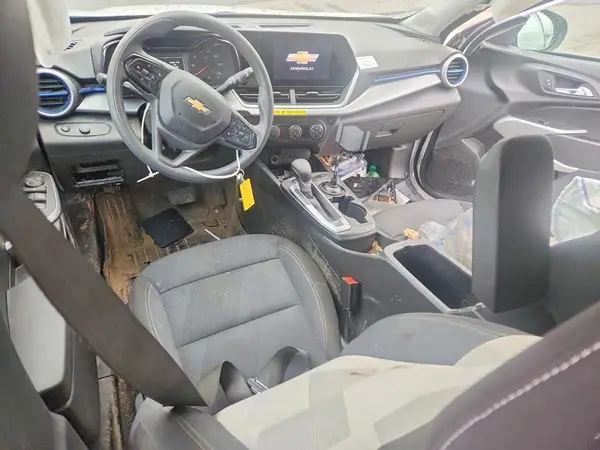 KL77LFEP4SC171024 2025 CHEVROLET TRAX - Image 8