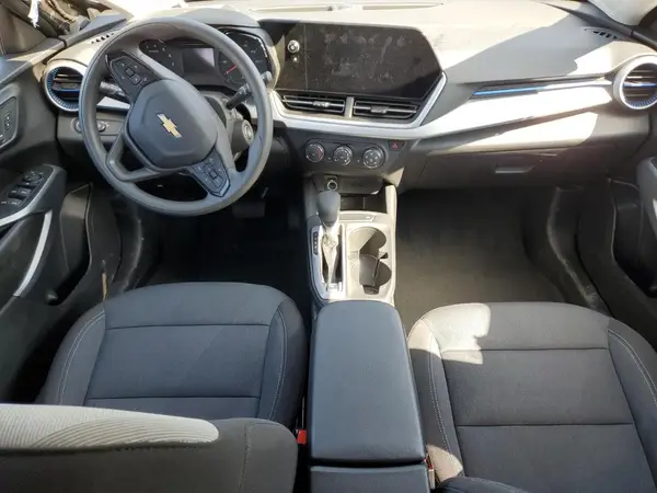KL77LFEP4SC262293 2025 CHEVROLET TRAX - Image 8