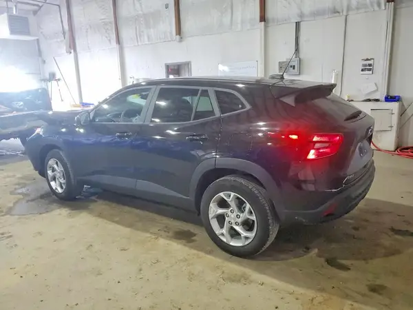 KL77LFEP4SC304123 2025 CHEVROLET TRAX - Image 2