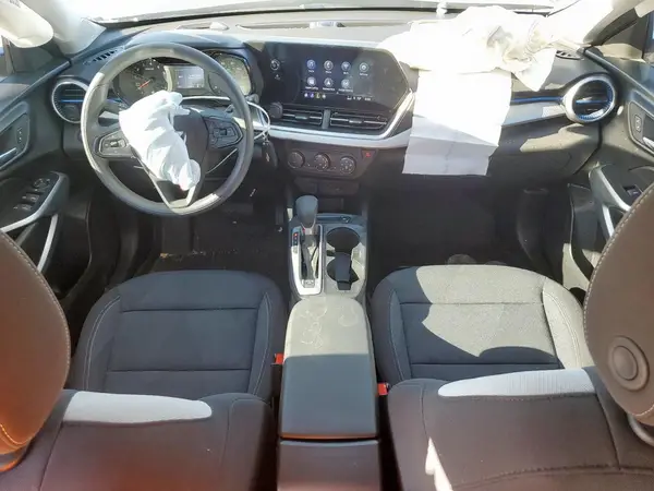 KL77LFEP4SC320354 2025 CHEVROLET TRAX - Image 8