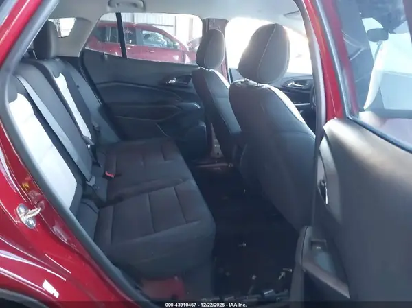 KL77LFEP4TC009783 2026 CHEVROLET TRAX - Image 8