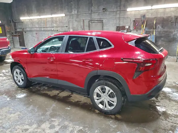 KL77LFEP4TC024395 2026 CHEVROLET TRAX - Image 2
