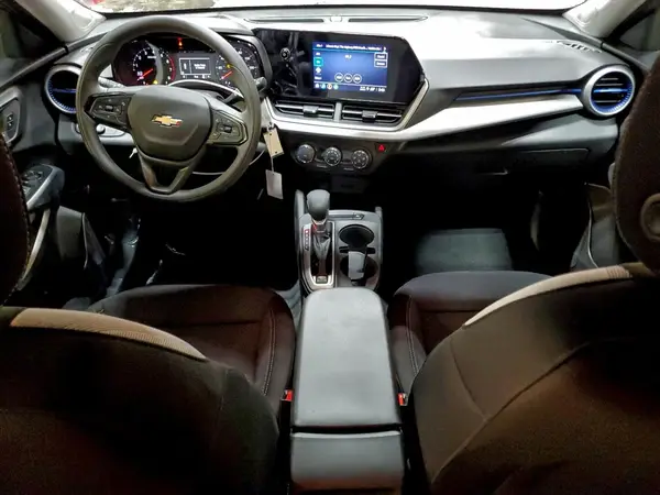 KL77LFEP4TC024395 2026 CHEVROLET TRAX - Image 8