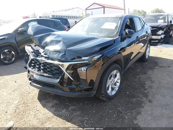 KL77LFEP4TC026258 2026 CHEVROLET TRAX - Image 2