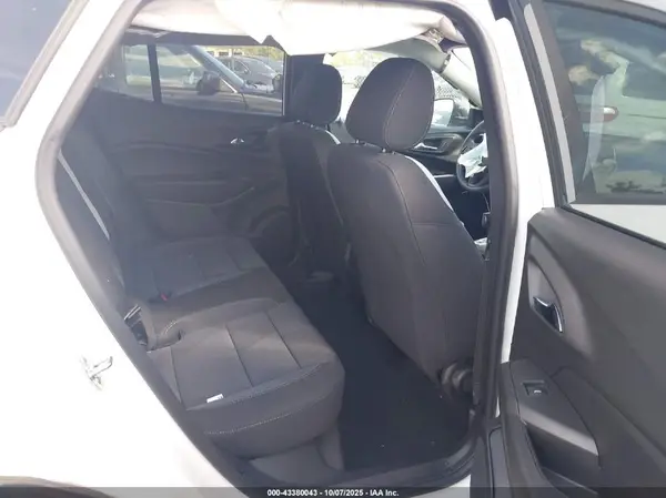 KL77LFEP5SC001562 2025 CHEVROLET TRAX - Image 8