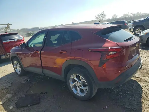 KL77LFEP5SC010925 2025 CHEVROLET TRAX - Image 2