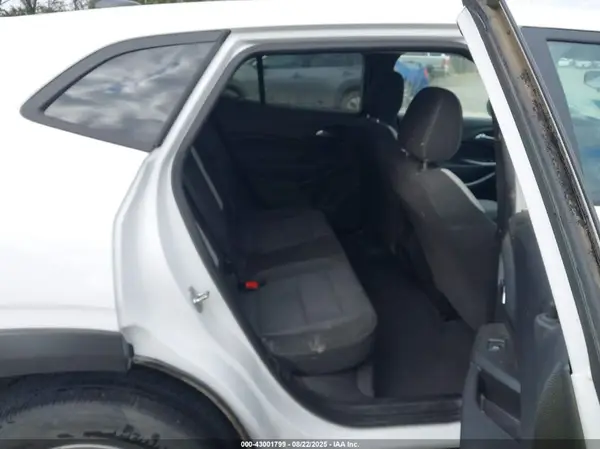 KL77LFEP5SC024419 2025 CHEVROLET TRAX - Image 8
