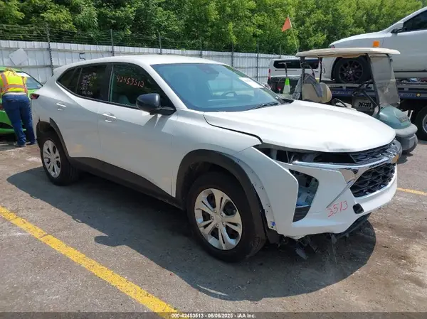 KL77LFEP5SC035405 2025 CHEVROLET TRAX - Image 1