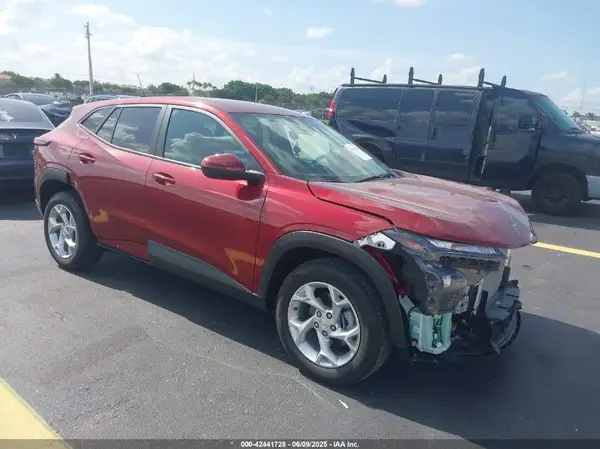 KL77LFEP5SC042399 2025 CHEVROLET TRAX - Image 1