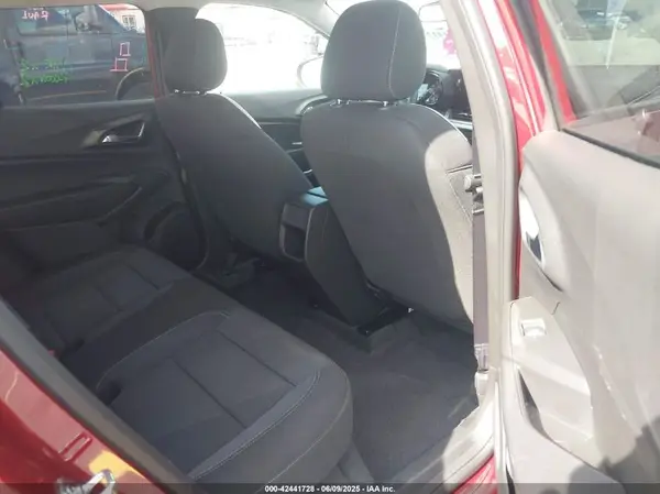 KL77LFEP5SC042399 2025 CHEVROLET TRAX - Image 8
