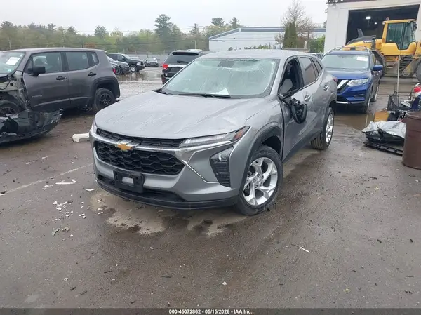 KL77LFEP5SC097404 2025 CHEVROLET TRAX - Image 2