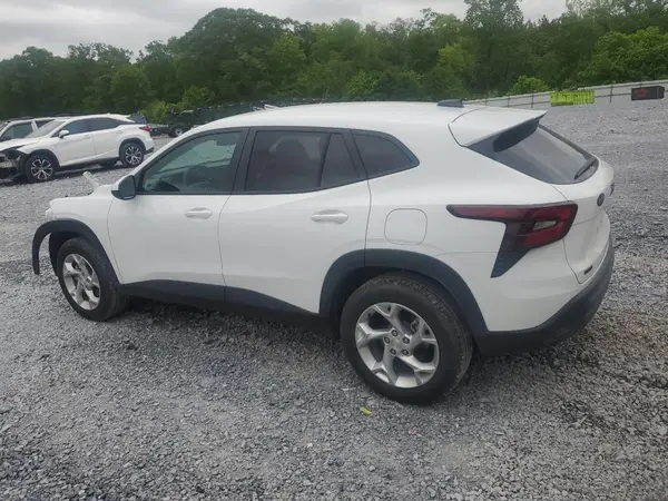 KL77LFEP5SC100463 2025 CHEVROLET TRAX - Image 2
