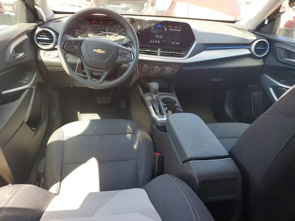 KL77LFEP5SC120499 2025 CHEVROLET TRAX - Image 8