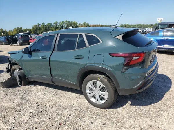 KL77LFEP5SC121703 2025 CHEVROLET TRAX - Image 2