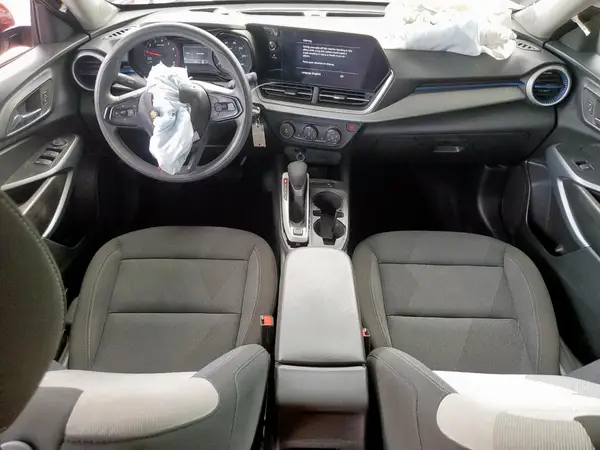 KL77LFEP5SC147086 2025 CHEVROLET TRAX - Image 8