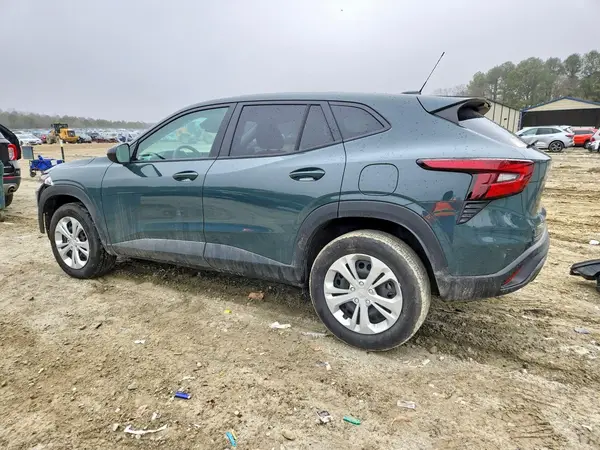 KL77LFEP5SC153406 2025 CHEVROLET TRAX - Image 2