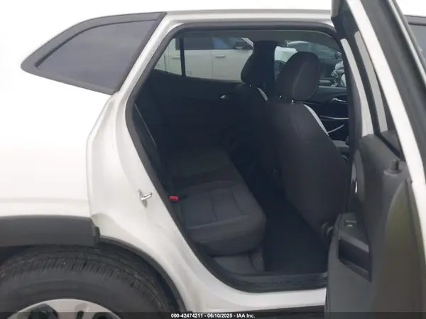 KL77LFEP5SC177754 2025 CHEVROLET TRAX - Image 8