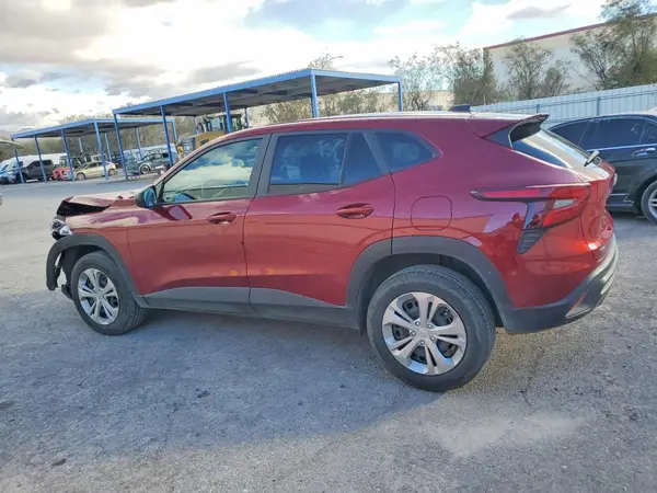 KL77LFEP5SC178063 2025 CHEVROLET TRAX - Image 2