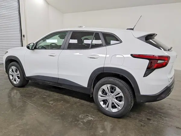 KL77LFEP5SC179522 2025 CHEVROLET TRAX - Image 2