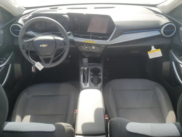 KL77LFEP5SC180024 2025 CHEVROLET TRAX - Image 8