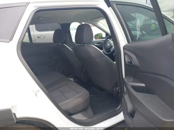 KL77LFEP5SC184039 2025 CHEVROLET TRAX - Image 8