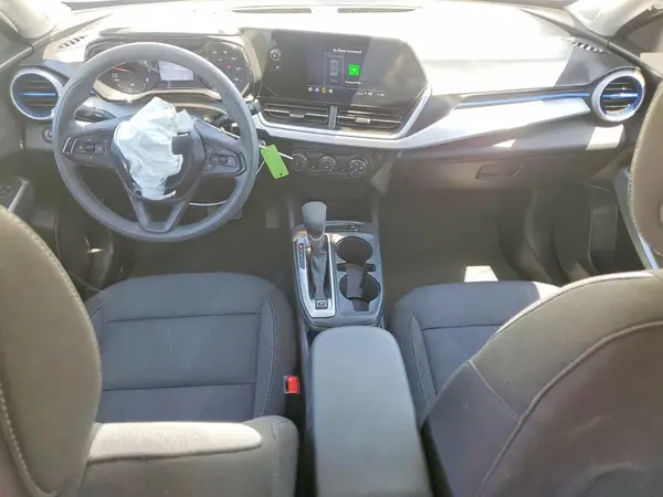 KL77LFEP5SC196577 2025 CHEVROLET TRAX - Image 8