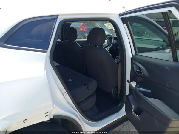 KL77LFEP5SC271746 2025 CHEVROLET TRAX - Image 8