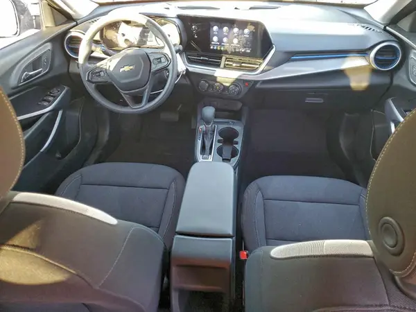 KL77LFEP5SC283993 2025 CHEVROLET TRAX - Image 8