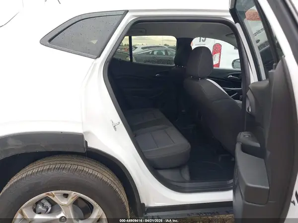 KL77LFEP5SC306320 2025 CHEVROLET TRAX - Image 8