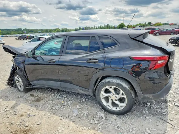 KL77LFEP6SC006771 2025 CHEVROLET TRAX - Image 2