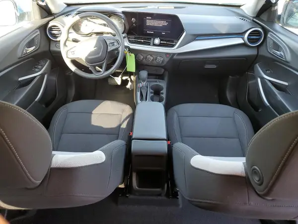 KL77LFEP6SC032500 2025 CHEVROLET TRAX - Image 8