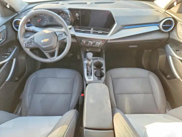 KL77LFEP6SC035400 2025 CHEVROLET TRAX - Image 8