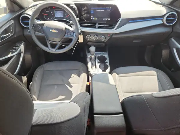 KL77LFEP6SC035767 2025 CHEVROLET TRAX - Image 8