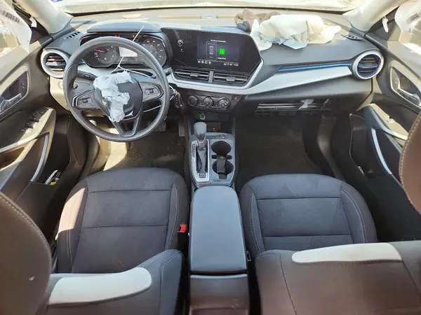 KL77LFEP6SC038023 2025 CHEVROLET TRAX - Image 8