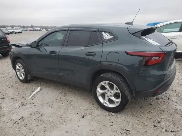KL77LFEP6SC039530 2025 CHEVROLET TRAX - Image 2