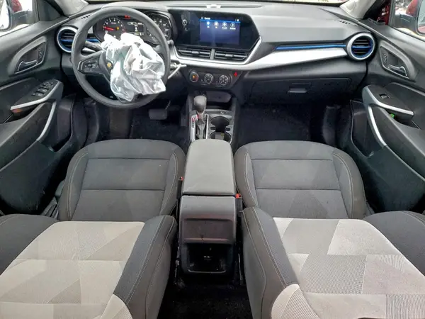KL77LFEP6SC045232 2025 CHEVROLET TRAX - Image 8