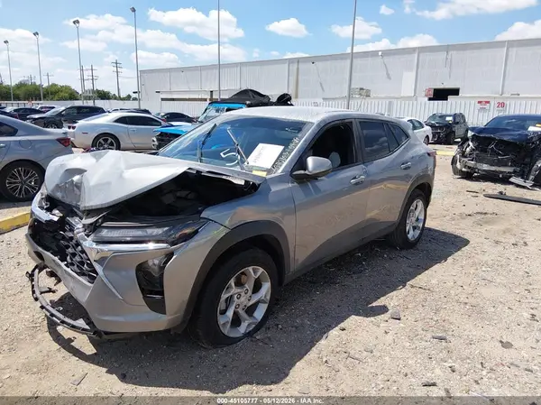KL77LFEP6SC046865 2025 CHEVROLET TRAX - Image 2