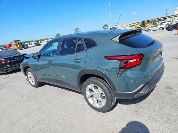 KL77LFEP6SC047109 2025 CHEVROLET TRAX - Image 2