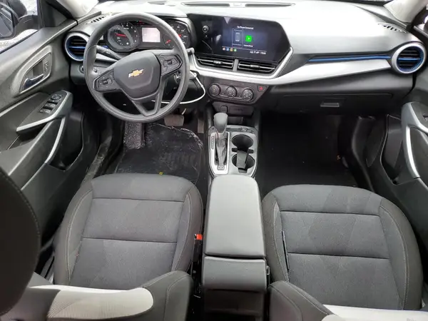 KL77LFEP6SC071927 2025 CHEVROLET TRAX - Image 8
