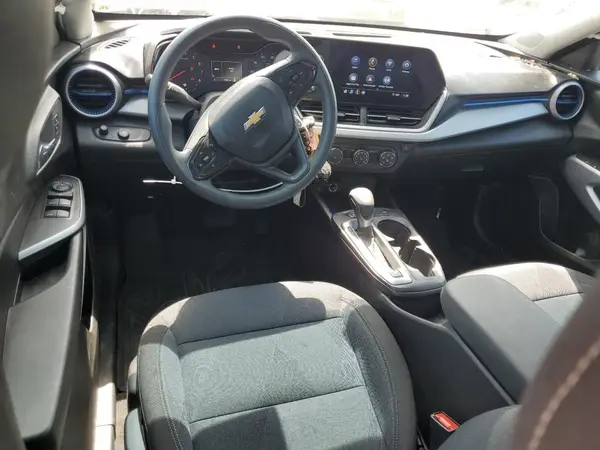 KL77LFEP6SC125131 2025 CHEVROLET TRAX - Image 8