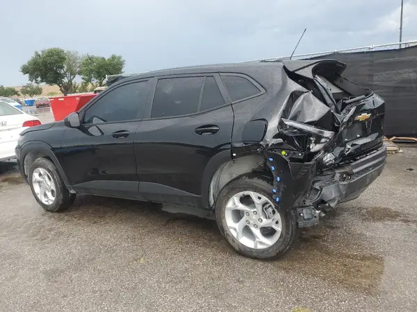 KL77LFEP6SC126201 2025 CHEVROLET TRAX - Image 2