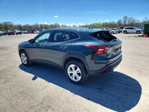 KL77LFEP6SC128465 2025 CHEVROLET TRAX - Image 2